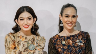 Adu Gaya Istri Cantik Pejabat, Selvi Ananda dan Loemongga Haomasan Saat Kenakan Batik Rancangan Desainer Ternama