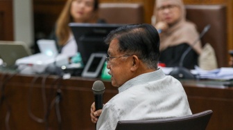Momen Jusuf Kalla Memberi Kesaksian saat Sidang Korupsi Karen Agustiawan