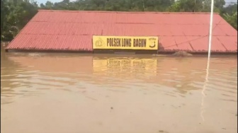 Banjir Mahakam Ulu Makin Parah, Air Capai 2 Meter Rendam Ribuan Rumah dan Fasilitas Umum