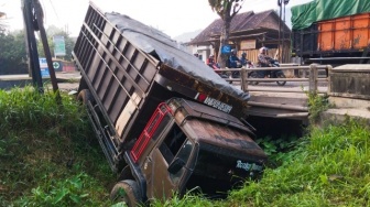 Rem Blong, Truk Tabrak Motor di Campang Raya, 1 Orang Meninggal Dunia