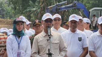 Tanggulangi Banjir, Pemprov DKI Bebaskan Lahan Warga di Rawajati