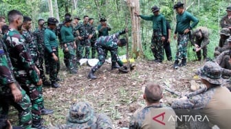 Ketika Prajurit Marinir Amerika Belajar Bertahan Hidup di Hutan Batu Menyan Pesawaran