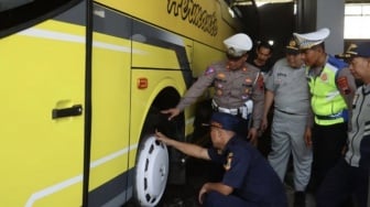 Cegah Kasus Kecelakaan Jalan Raya, Kepolisian Resor Pemalang-Pemda Periksa Kelayakan Bus Bersama Tim Penguji