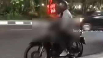 Meresahkan! Viral Seorang Pria Pamer Alat Kelamin Berkeliaran di Jalanan Surabaya