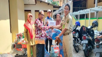 Bantu Petani Atasi Masalah Pengairan, Dinas Pertanian Kulon Progo Serahkan Bantuan 32 Paket Pompanisasi