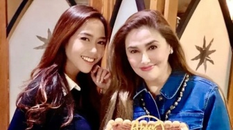 10 Potret Nicole Christy Anak Angkat Nia Zulkarnaen dan Ari Sihasale yang Cantik Menawan