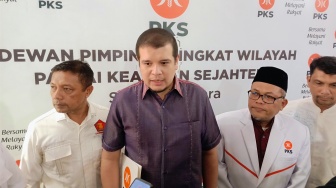 Bobby Nasution 'Merapat' ke PKS Ambil Formulir Pendaftaran Bacalon Gubernur Sumut