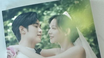 Foto Pernikahan Kim Soo Hyun dan Kim Ji Won di 'Queen of Tears' Bikin Heboh Penggemar