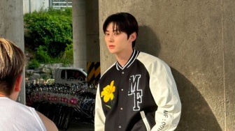 5 Ide Casual Outfit Terinspirasi dari Hwang Minhyun, Bisa Jadi Referensi!