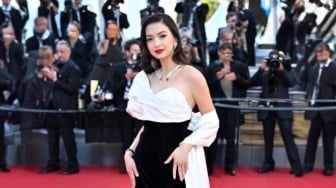 Busana dan Perhiasan Raline Shah Saat Hadiri Gala Premier Film "Marcello Mio" di Cannes