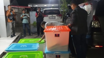 Verifikasi Surat Dukungan Andi Harun-Saparuddin Temukan Puluhan Dokumen TMS, KPU Samarinda Targetkan Rekap Hasil 29 Mei