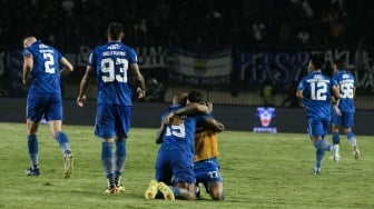 Menang 3-0 Atas Madura United, Persib Bandung Sudah Letakkan Satu Tangan di Trofi Liga 1