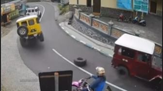 Viral Ban Jeep Wisata Bromo Lepas, Ternyata Habis Bersenggolan