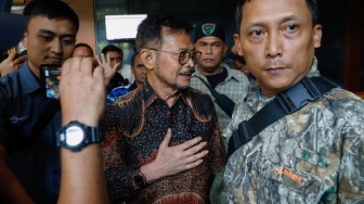 Terdakwa kasus pemerasan dan gratifikasi di Kementerian Pertanian, Syahrul Yasin Limpo saat mengikuti sidang lanjutan di Pengadilan Tipikor, Jakarta, Senin (27/5/2024). [Suara.com/Alfian Winanto]