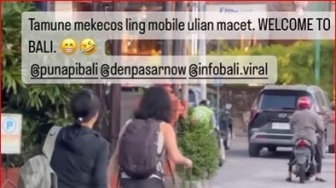 Bali Rasa Jakarta, Viral Wisatawan Pilih Jalan Kaki di Tengah Kemacetan Kuta