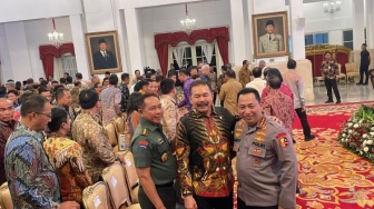 Momen Listyo Sigit Ajak Foto Bareng Jaksa Agung dan Panglima TNI di Istana Negara