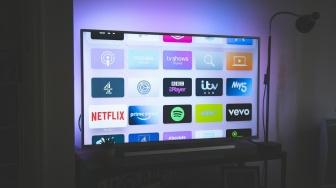 5 Cara Mengubah TV Biasa jadi Smart TV, Nggak Bikin Ribet