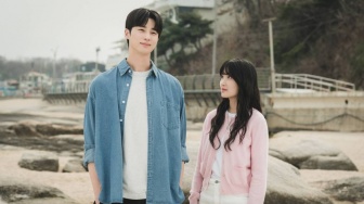 3 Teori yang Meyakini Drama Korea Lovely Runner akan Berakhir dengan Happy Ending!