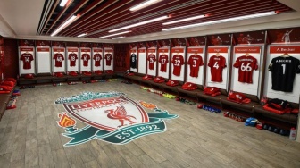 Tak Perlu ke Anfield, Beli Merchandise Asli Liverpool Kini Bisa di Jakarta