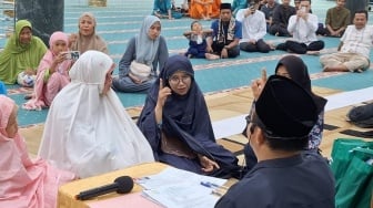 Momen Haru Wanita di Pekanbaru Masuk Islam Pakai Bahasa Isyarat