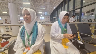 Bahagianya Mahira, Jemaah Haji Remaja Asal Aceh yang Menunggu 7 Tahun Bertamu ke Rumah Allah