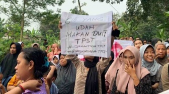 Ratusan Warga Turun ke Jalan Tolak Pembangunan TPST Rumpin