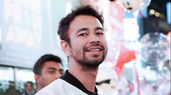 Disapa Warga Indonesia di Tanah Suci, Sikap Humble Raffi Ahmad Dipuji