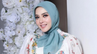 Dandanannya Gak Pernah Norak, Makeup Lawas Syahrini Pakai Lipstik Rp100 Ribuan Viral Lagi