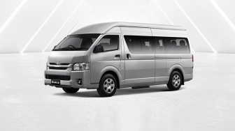 Ini Harga Mobil Hiace Commuter Lengkap dengan Syarat Buka Usaha Travel