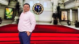 Pendidikan Arie Putra: Host Total Politik Lulusan Kampus Top, Kini Dicibir Akibat Pro Dinasti Politik