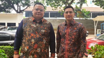 Duo Host Diduga Pro Dinasti Politik, Siapa Petinggi Total Politik?