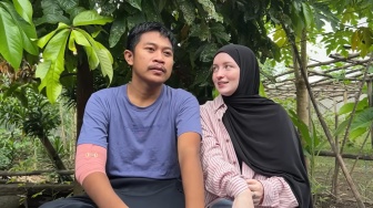 Kepincut Lelaki Jawa, Begini Awal Mula Selebgram Rusia Jatuh Hati dengan Suami Sampai Jadi Mualaf