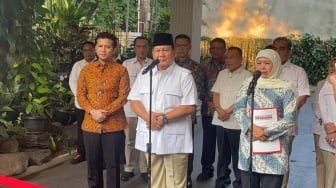 Prabowo Dukung Khofifah-Emil di Pilgub Jatim, Warganet: Politik Balas Budi