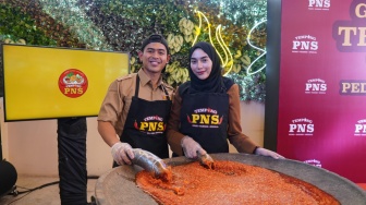 Tanboy Kun Jajal Peruntungan Bikin Restoran Tempong PNS, Penasaran Coba?