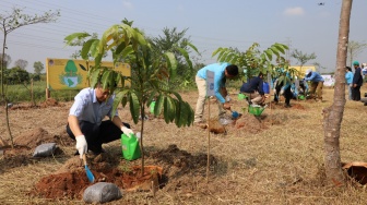 Terus Tunjukkan Komitmen untuk Pencapaian Zero Net Emission 2050 dengan Menanam 1.000 Pohon di Kawasan Industri Deltamas