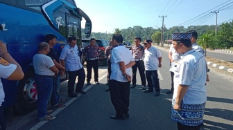 Cegah Kecelakaan, Polres Pesisir Barat Periksa Ketat Bus dan Sopir Pengangkut Jamaah Calon Haji