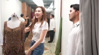 Fitting Baju untuk Rangkaian Acara Pernikahan, Aaliyah Massaid Spill Kapan Lamaran?