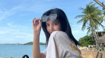 Model Celana Rp55 Juta Lisa BLACKPINK saat Santai di Koh Samui Thailand Bikin Salah Fokus, Netizen: Enggak Sakit?