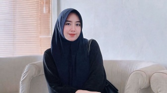 Selain Diduga Kirim Foto Lepas Hijab, Salma yang Didekati Teuku Ryan Sudah Menikah