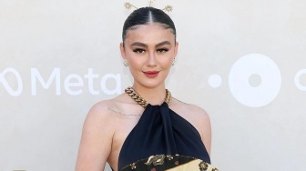 Diduga Tak Patuh Bayar Royalti, Adab Agnez Mo Dibandingkan dengan Kris Dayanti