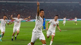 Pemain Timnas Indonesia Rizky Ridho selebrasi usai mencetak gol dalam pertandingan Kualifikasi Piala Dunia 2026 antara Indonesia melawan Filipina di Stadion Utama Gelora Bung Karno (SUGBK), Jakarta, Selasa (11/6/2024). [Suara.com/Alfian Winanto]