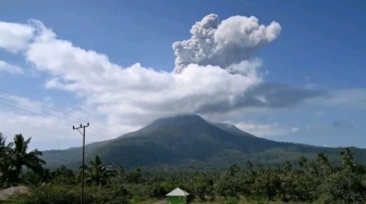 Warga Desa Diimbau Waspada Banjir Lahar Gunung Lewotobi Laki-laki