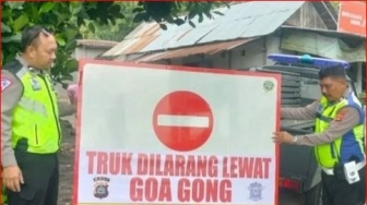 Dikenal Sebagai Tanjakan Ekstrem, Jalur Goa Gong Dipasangi Papan Imbauan Untuk Truk