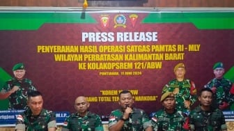 Lebih dari 100 Senjata Api Ilegal Diserahkan ke TNI, Hasil Satgas Pamtas RI-Malaysia