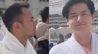 Beda Sikap Raffi Ahmad dan Roger Danuarta Saat Menghadap Ka'bah, Ada yang Ditegur Ada yang Menangis Haru