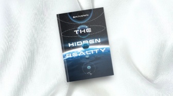 Eksplorasi Dunia Paralel dalam Novel The Hidden Reality