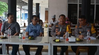 Kapolres Labusel Tampung Keluhan Warga Kampung Jawa