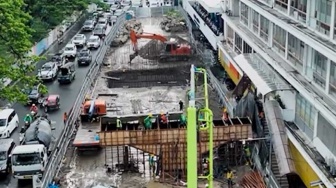 Posting Progres Proyek Overpass di Depan Stasiun KA, Menantu Jokowi Malah Dirujak Warganet