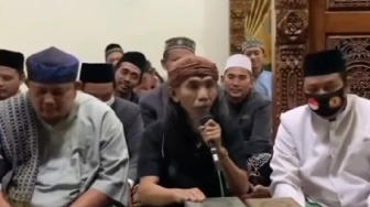 Heboh! Syekh Ghufron Ngaku Bisa Ubah Air Jadi Zamzam, Netizen Geram Minta Ditangkap