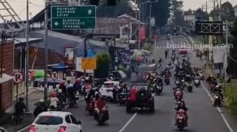 Viral Gerombolan Diduga Gangster Adang Truk Tangki di Pacet, Kocar-kacir Dibubarkan Polisi